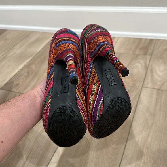 VGUC Women’s Torta Caliente Brand Size 7 High Heels Multi Colored Print - Picture 7 of 10